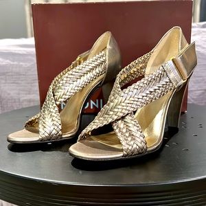 Antonio Melani heels